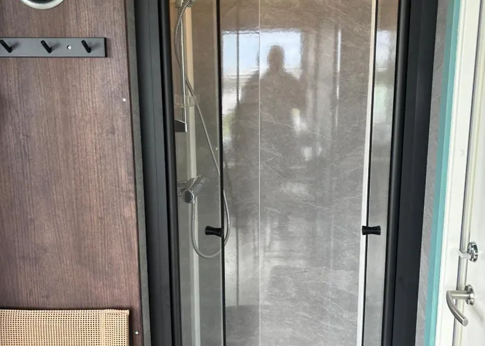 Luxe tent Atlantic Road Sleeping Experience Re-treats